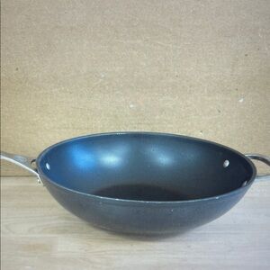 Le Creuset Silver and Black 12”Skillet
